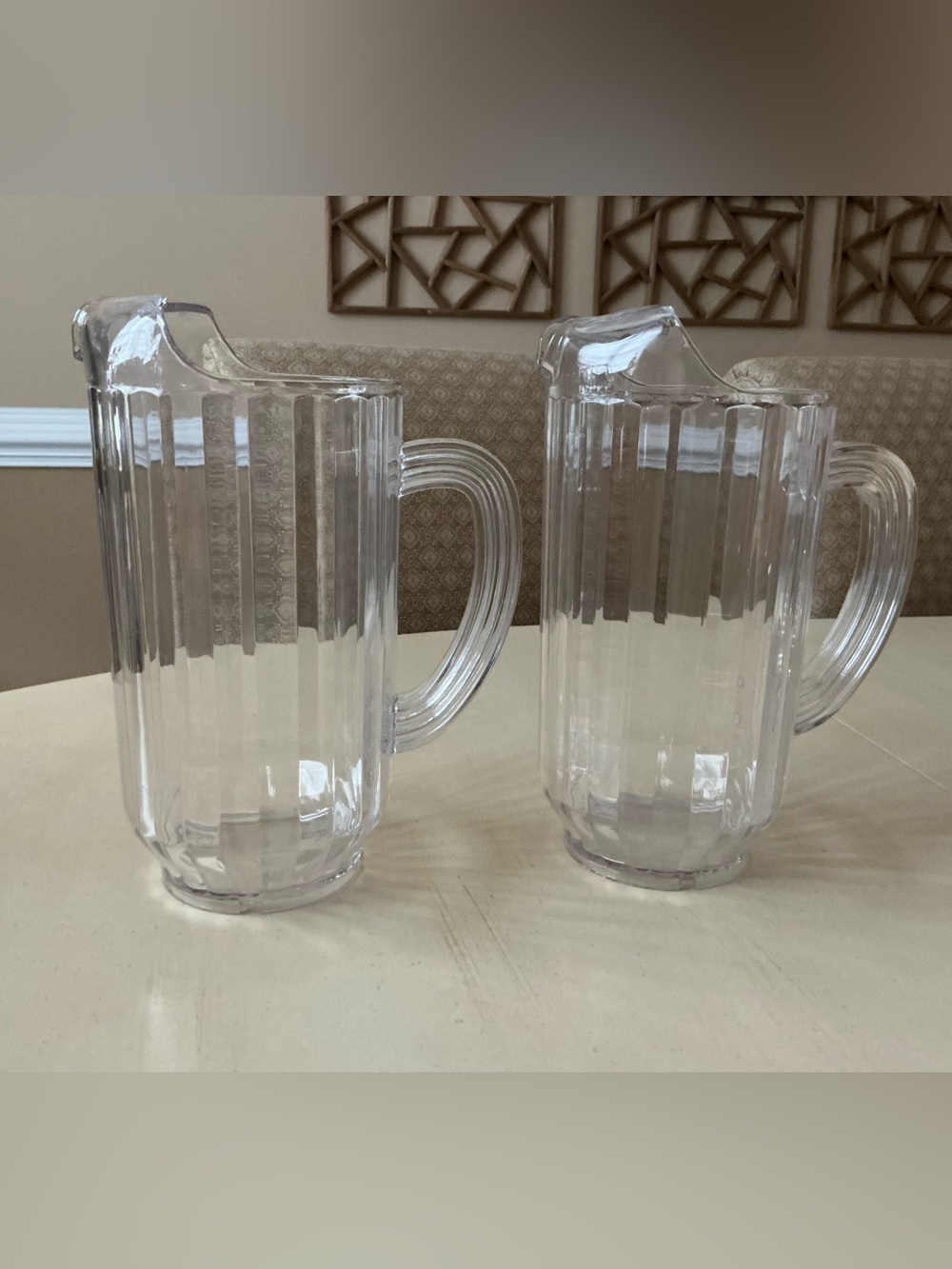NWOT Heavy Clear Acrylic Serving Pitcher 🍊 💦